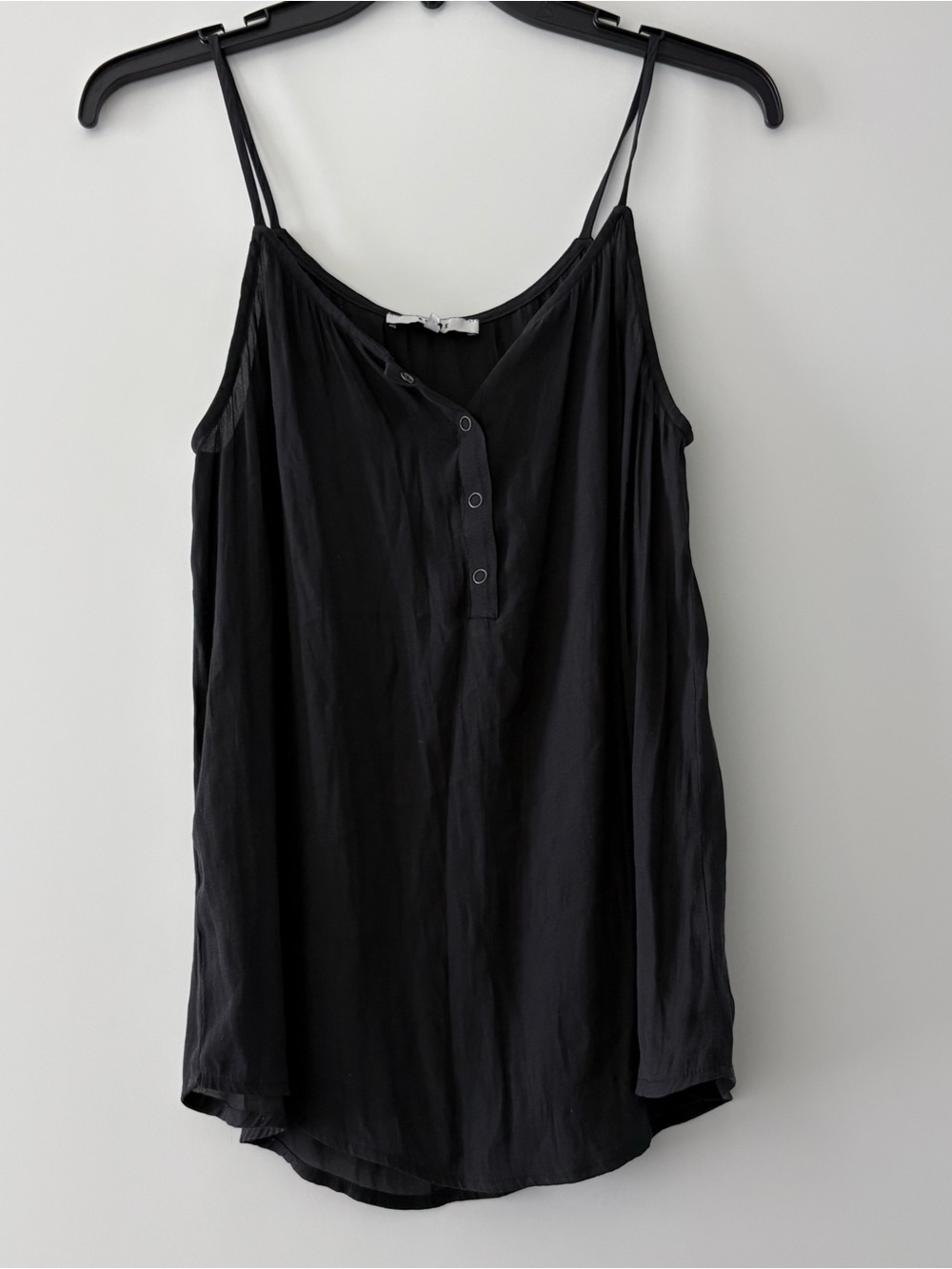 RO & DE Snap Henley spaghetti strap tank top